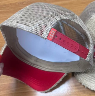 Cap HC Spartak beige plush hands 25.12.05