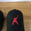Cap black red hockeyplayer