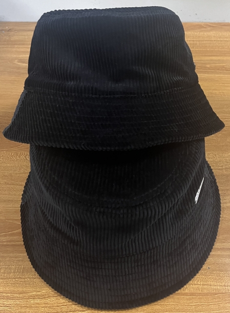 HC Avangard panama is black