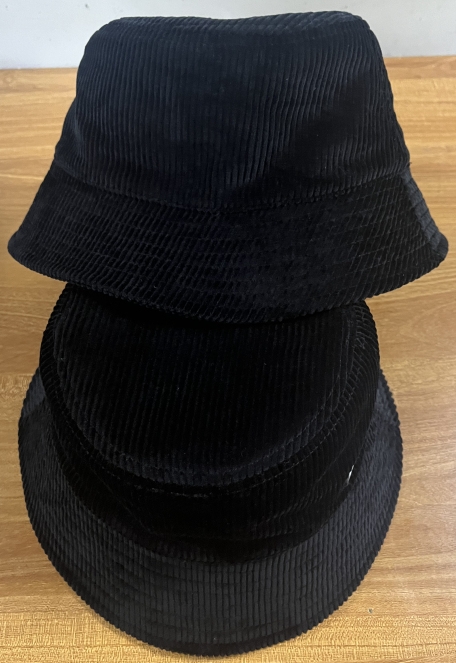 HC Avangard panama is black